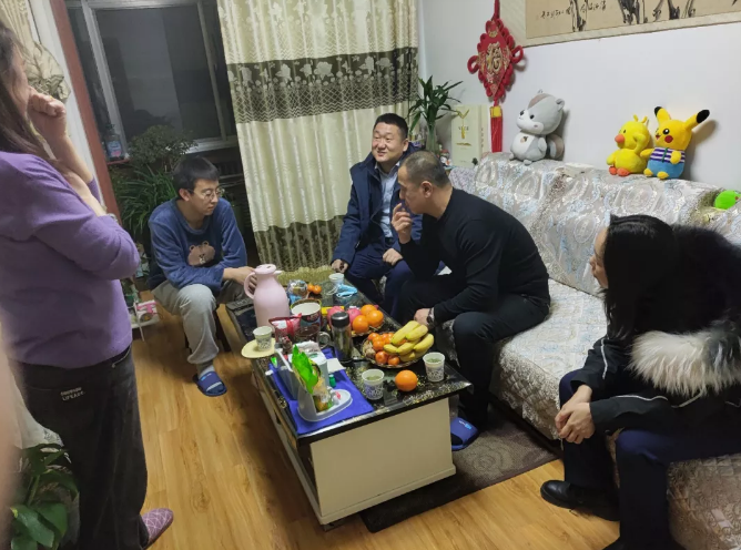 xk体育-xk体育(中国)官方网站
产业开发板块深入开展员工家访活动(图2)