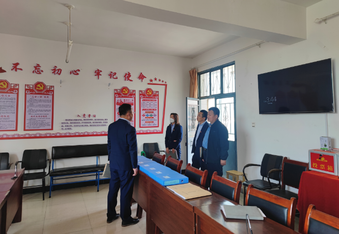 筑起安全墙 照亮乡村路——xk体育-xk体育(中国)官方网站
鼎力支持包抓共建村社文明创建工作(图9)