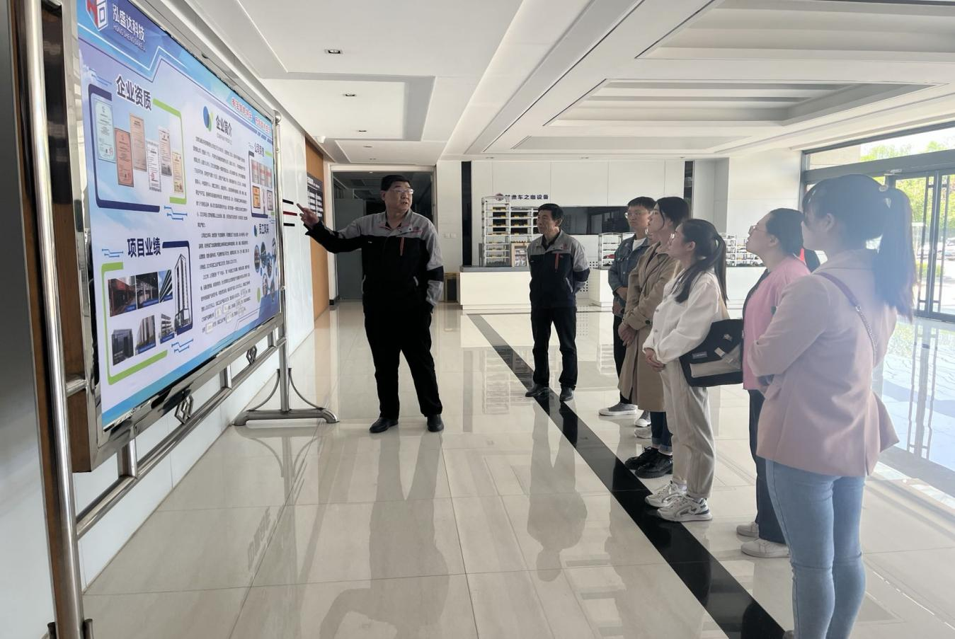 xk体育-xk体育(中国)官方网站
开展新员工入职培训(图3)