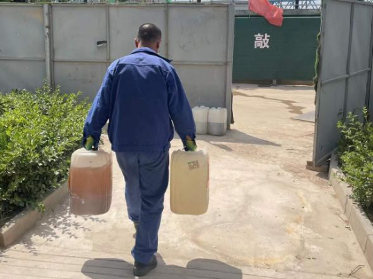 xk体育-xk体育(中国)官方网站
城东污水处理公司扎实推进危险废物规范化处置(图3)