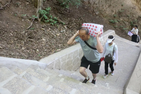 助力文旅市场 展示产投风采——xk体育-xk体育(中国)官方网站
组织开展员工登山比赛活动(图6)