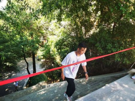 助力文旅市场 展示产投风采——xk体育-xk体育(中国)官方网站
组织开展员工登山比赛活动(图8)