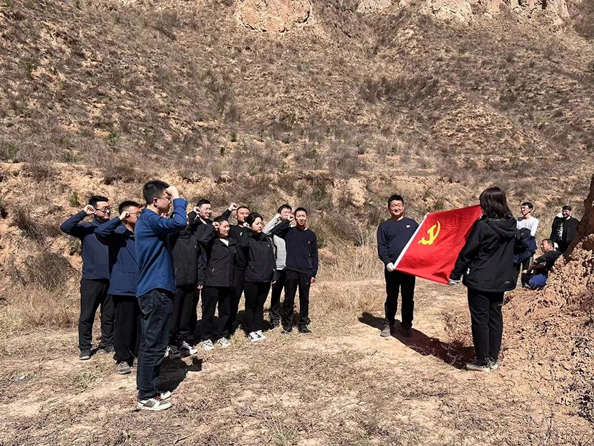 xk体育-xk体育(中国)官方网站
开展义务植树活动(图3)